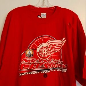 2002 Red Wings Stanley Cup Champions t-shirt